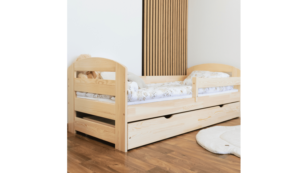 Łóżko dziecięce Kami Plus sosna – widok z boku