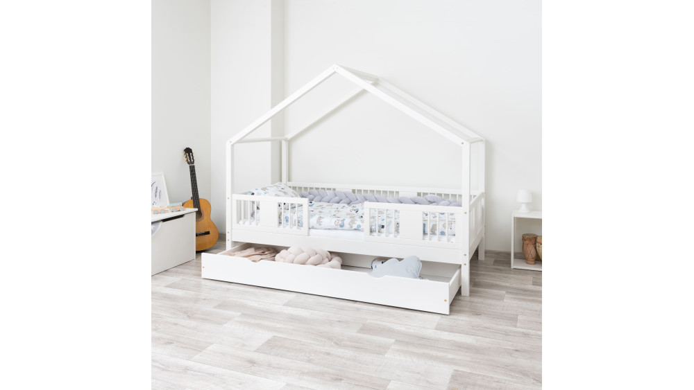Białe łóżko domek LUNA SHORT noga 20, widok boczny na całą konstrukcję i szufladę