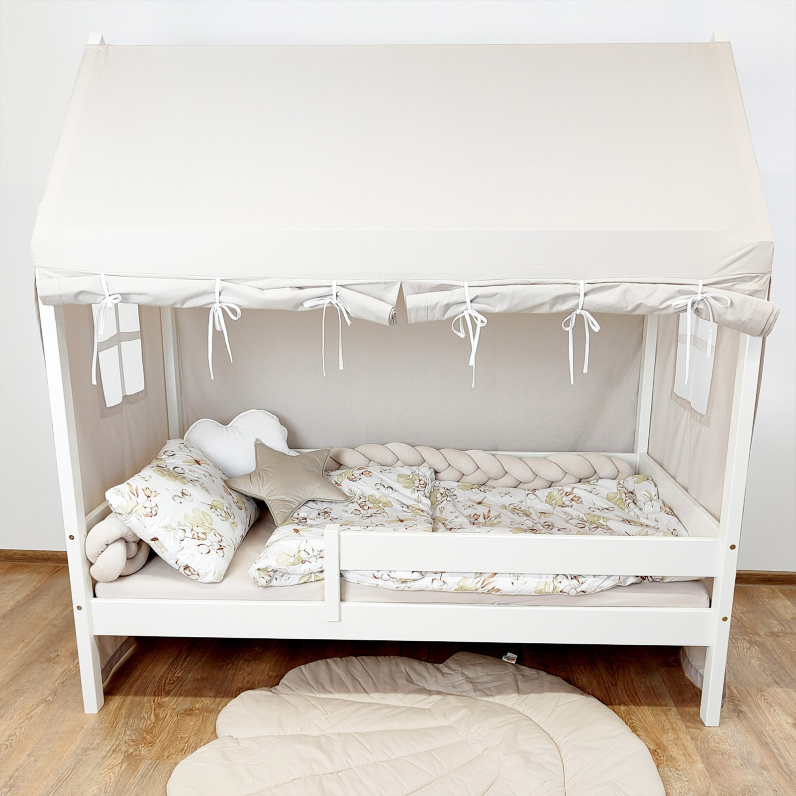 Baldachim z okienkami