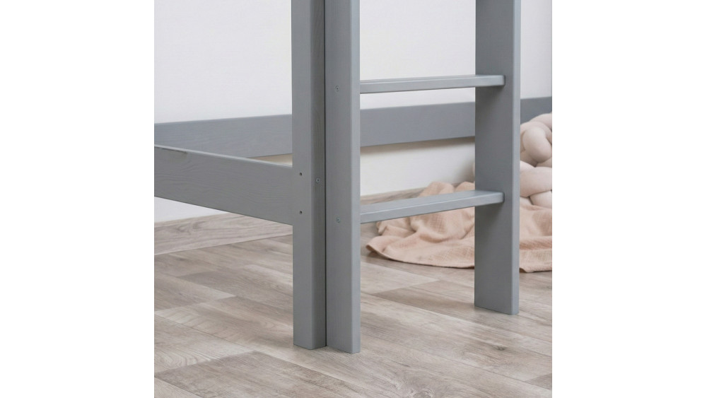 Łóżko drewniane Antresola wysokość 180 cm szare – detal nogi łóżka przy podłodze