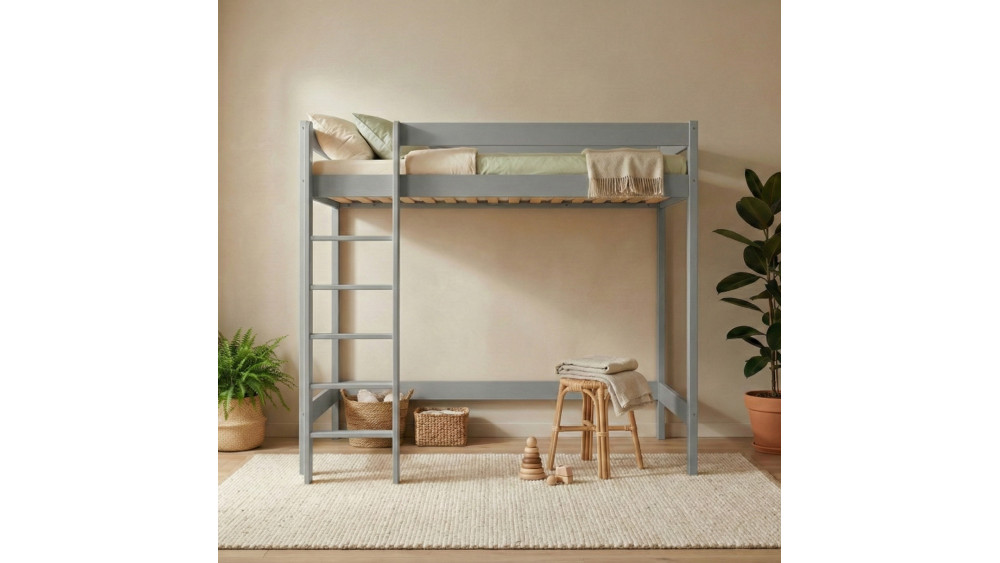 Łóżko drewniane Antresola wysokość 180 cm szare w jasnym pokoju dziecięcym