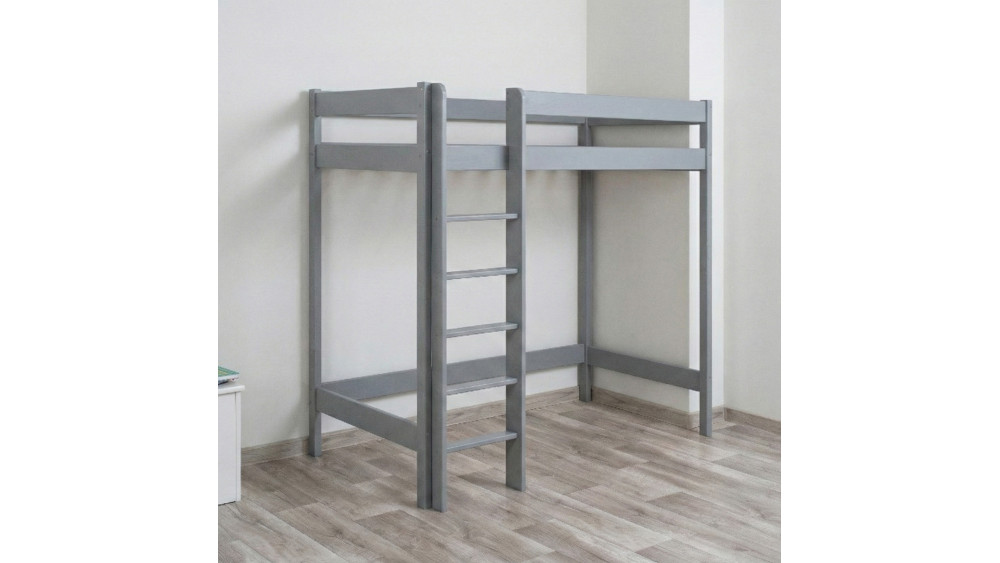 Łóżko drewniane Antresola wysokość 180 cm szare widok pod kątem z pościelą