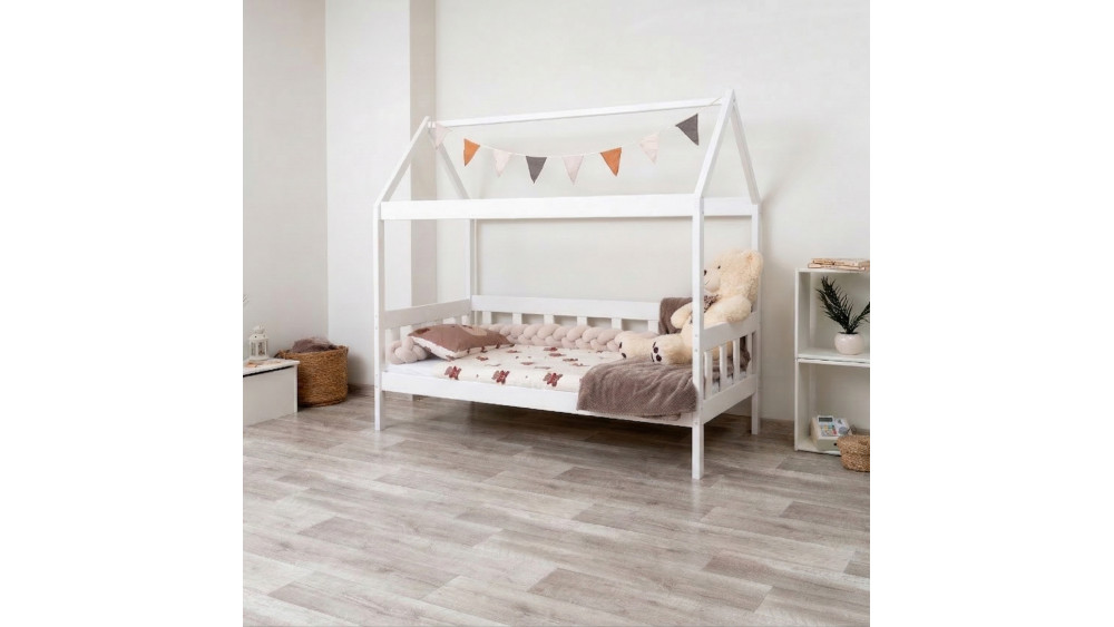Łóżko dziecięce Domek Skrzat białe – widok z boku bez szuflady