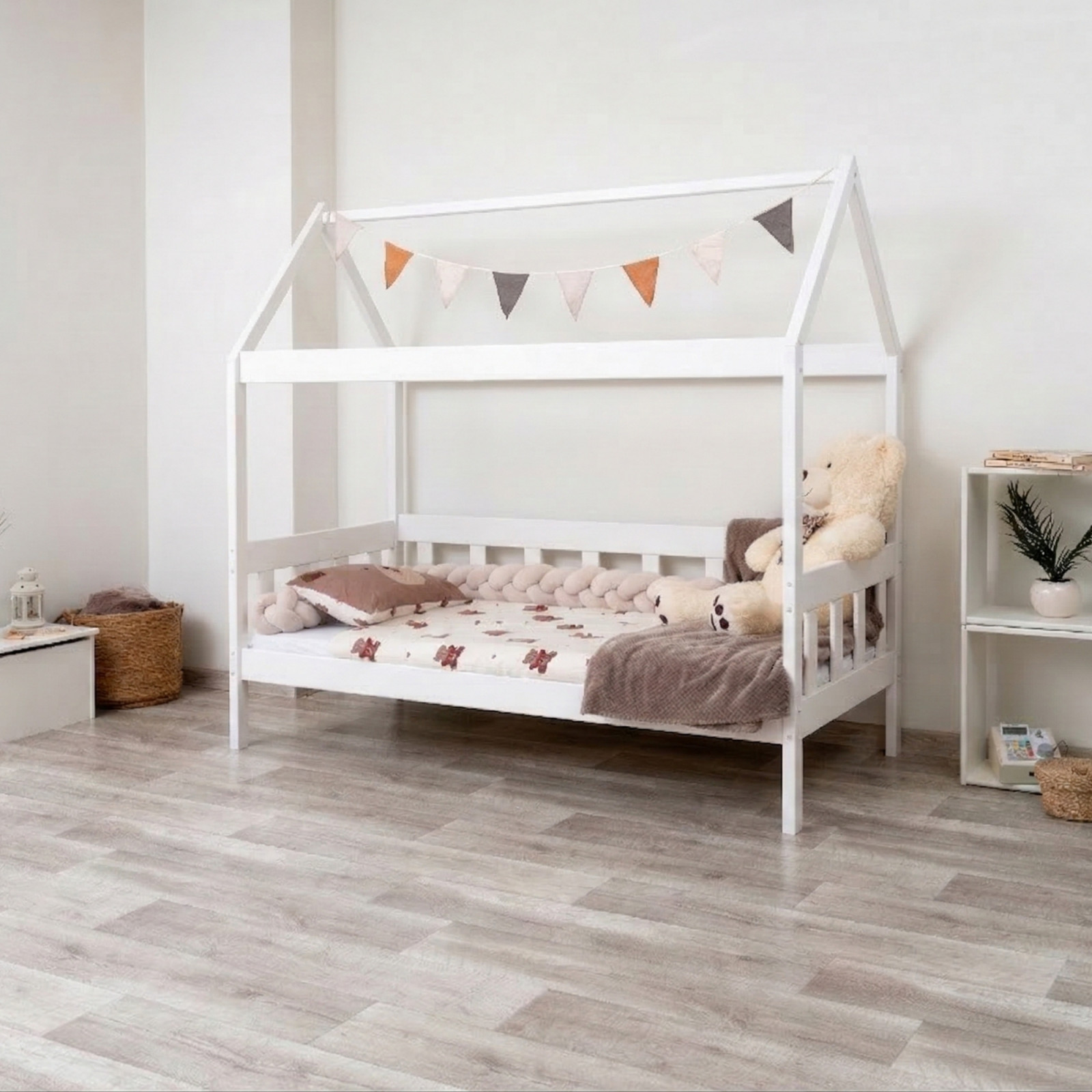 Łóżko drewniane pojedyncze...