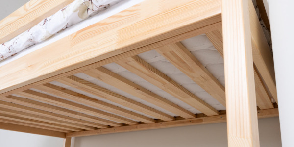 Wysokie pokoje a antresola – kiedy to najlepsze rozwiązanie?