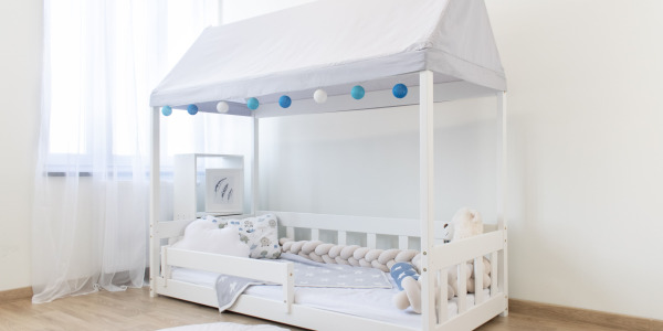 Łóżka dla dzieci z barierką - postaw na najlepszego producenta łóżek drewnianych!