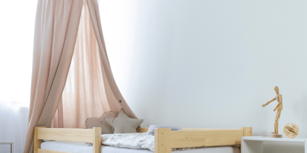 Drewniane łóżko domek dla dziecka - dowiedz się dlaczego warto w nie zainwestować!